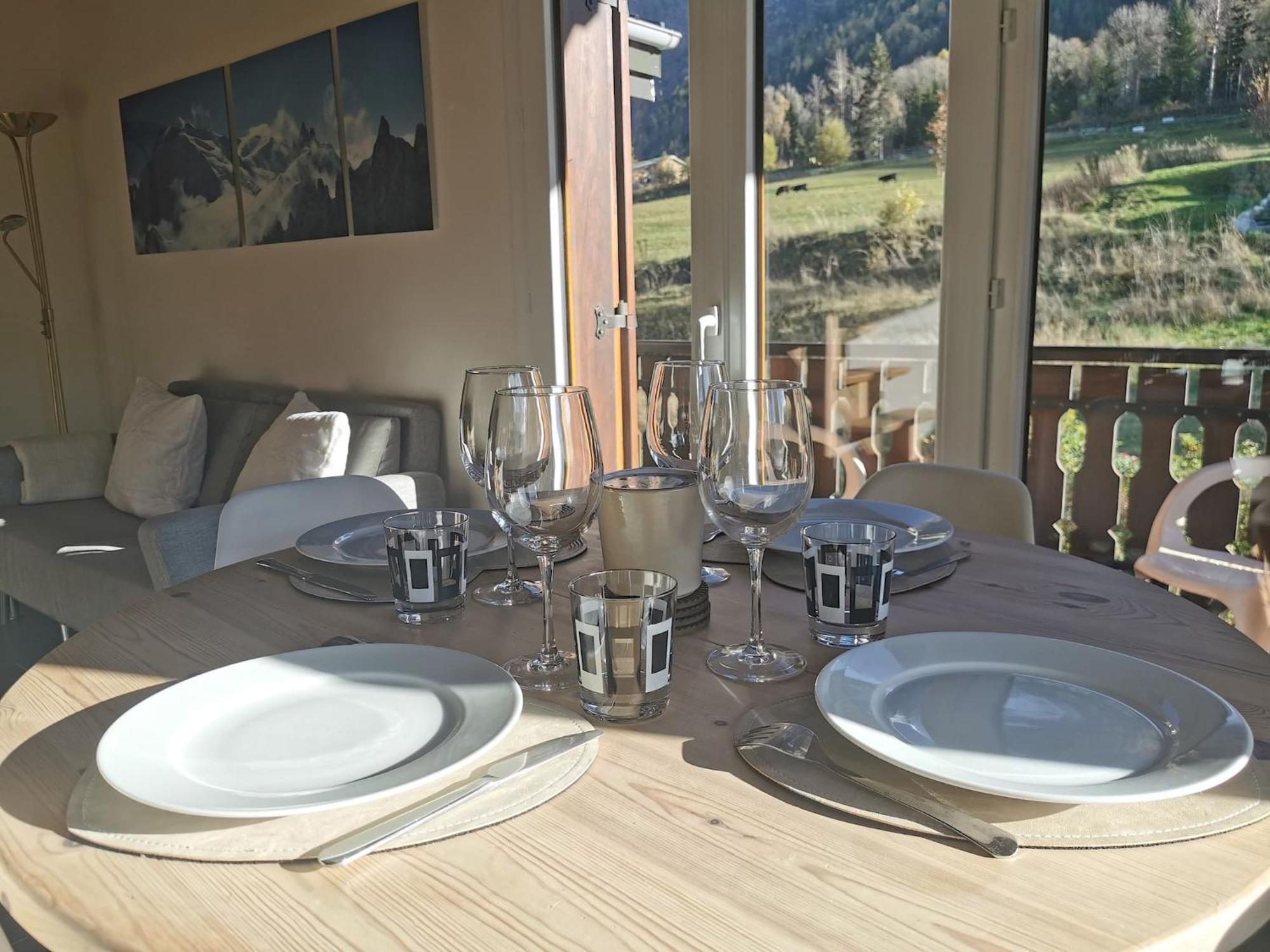 Апартаменты Apt Nala - Sunny Renovated Duplex - 2Bed Apt - Views - Hikes Лез-Уш Экстерьер фото