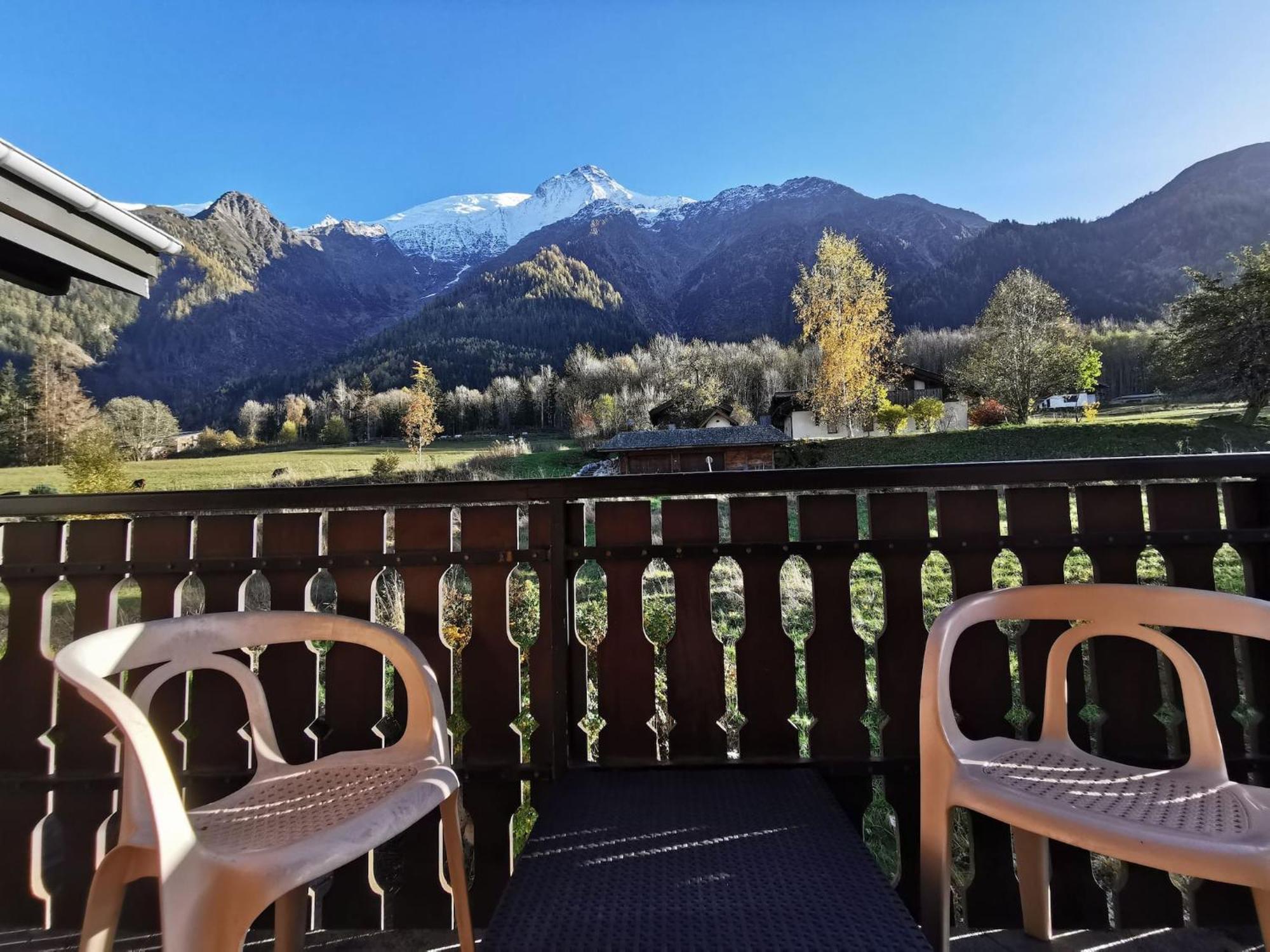Апартаменты Apt Nala - Sunny Renovated Duplex - 2Bed Apt - Views - Hikes Лез-Уш Экстерьер фото